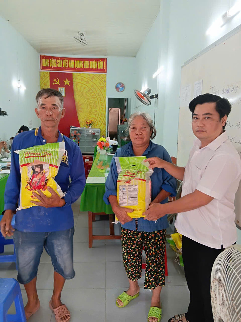 Khóm Tân Phú